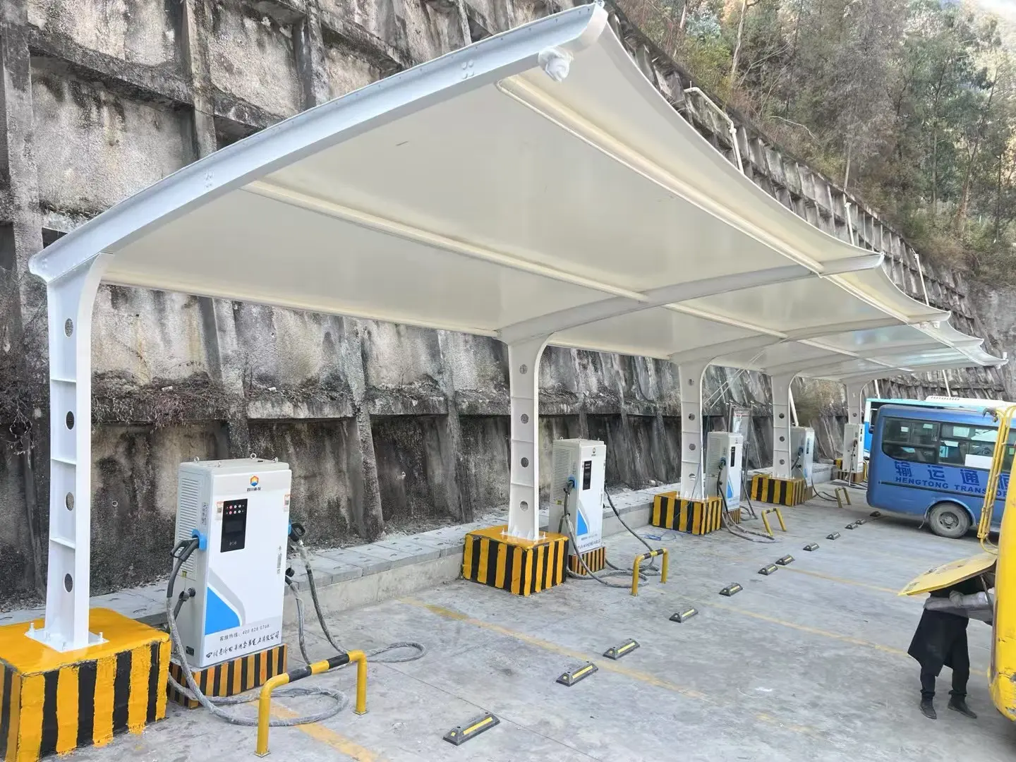 贵州惠水园区停车棚采购:为什么“省”在前面的钱,最后都花在了后面?